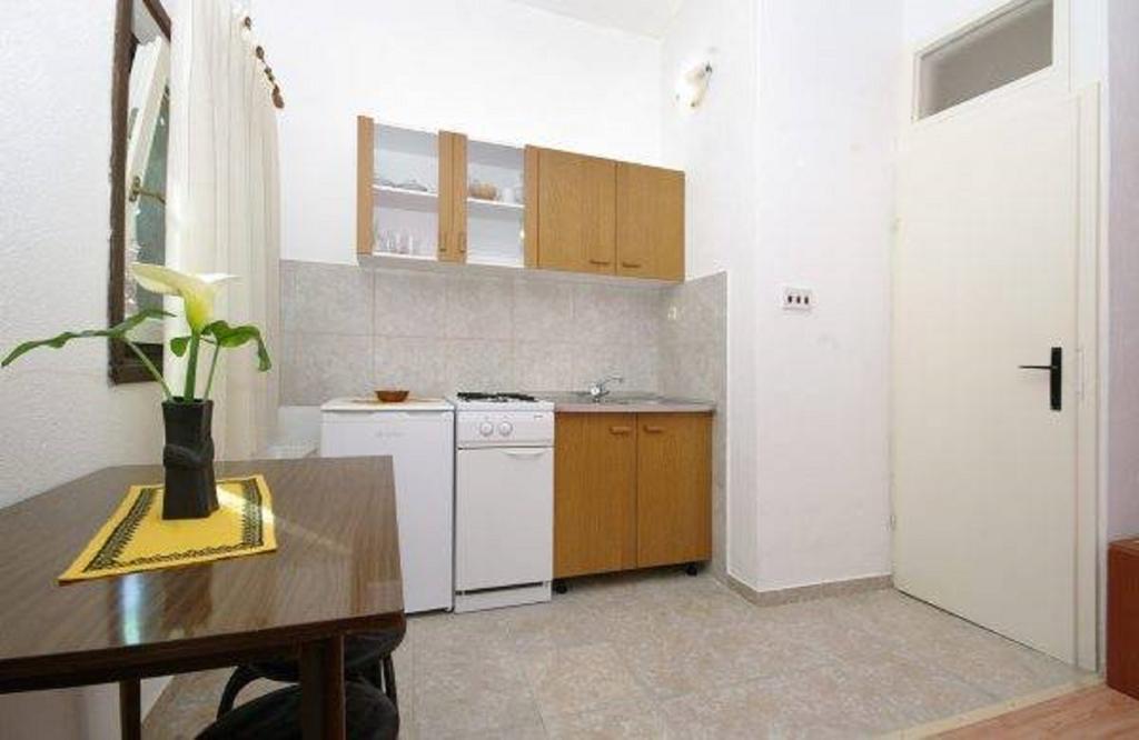 Apartments Maric 小德尔韦尼克岛 客房 照片